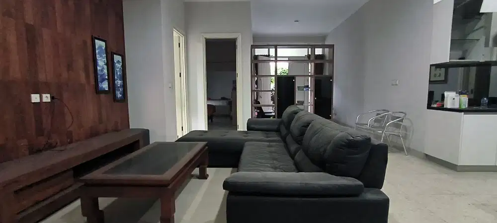 Rumah Furnished di Grand Orchard Kelapa Gading – Jalan Utama, Timur