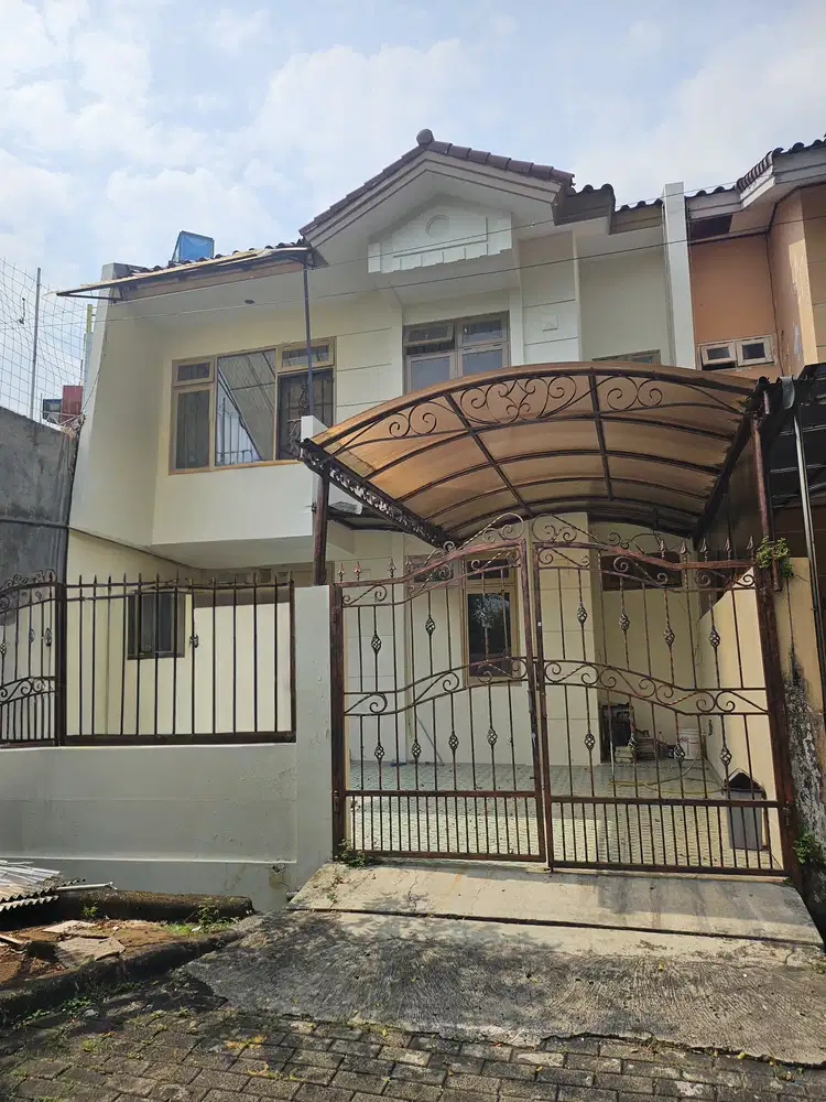 Rumah 2 lantai disewakan lingkungan asri Sunter Jakarta Utara