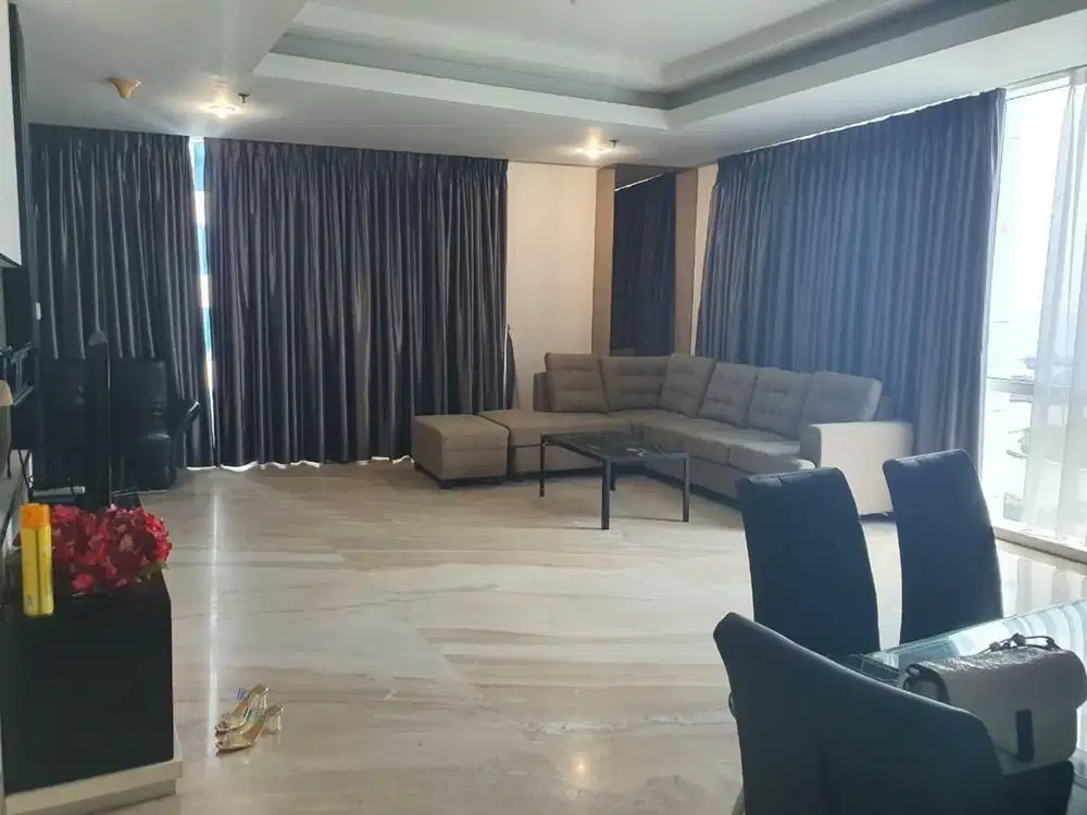 Sewa Apt Regatta 206m 3KT Private Lift View City & Laut