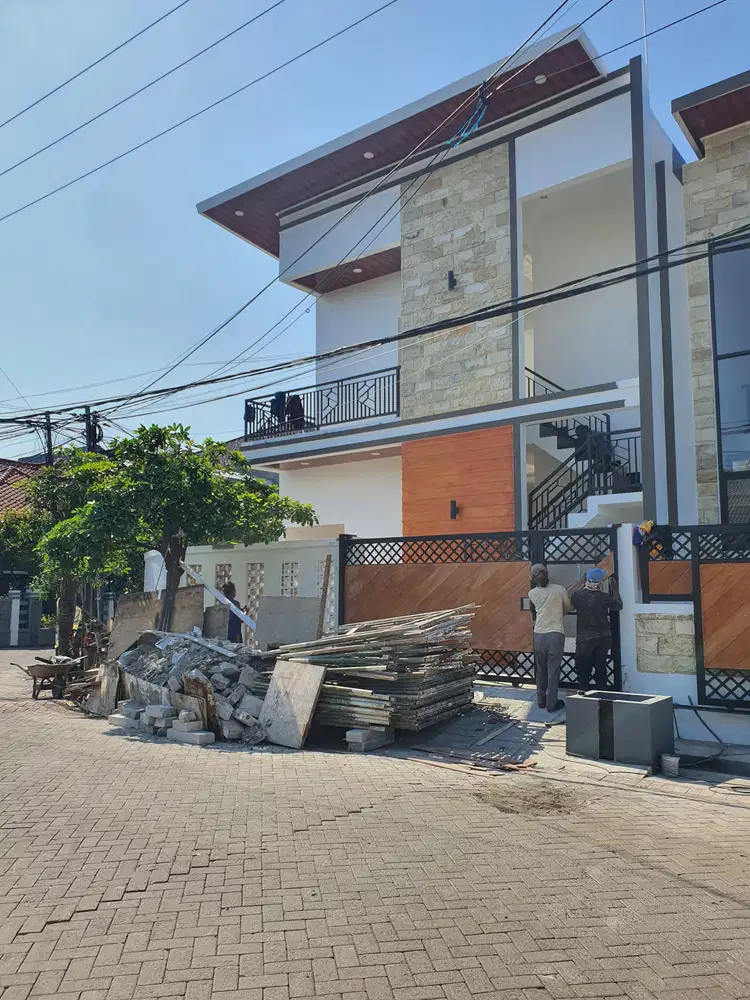 RUMAH   JL UTAMA SEMOLOWARU MANYAR NGINDEN UNAIR