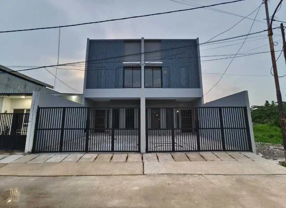 Rumah Brand New 2 Lantai Lokasi Perumahan Row Jalan Lebar di Kembangan