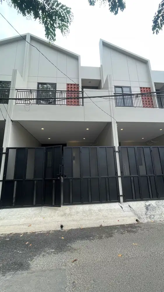 Dijual Rumah Brand New Lokasi dekat Taman di Duri Kepa
