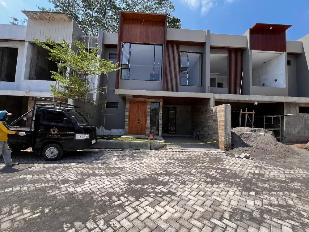 RUMAH MEWAH SIAP HUNI DALAM PERUMAHAN DI DEPOK SLEMAN