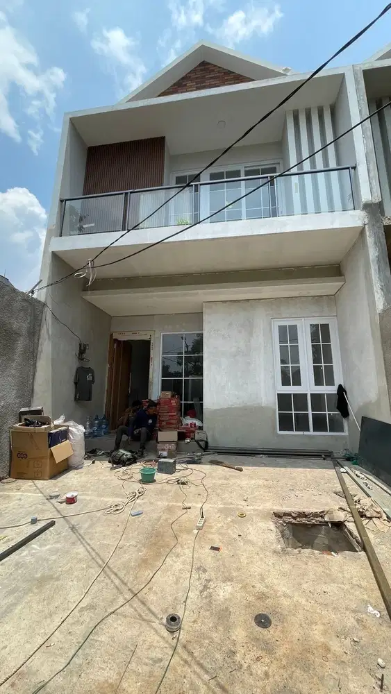 Dijual Rumah Brand New Lokasi Depan Taman di Sunrise Garden