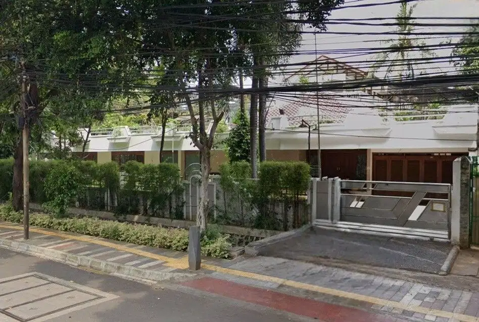 Rumah Hoek 3 Lantai Super Luas di Kesehatan Raya Petojo Selatan