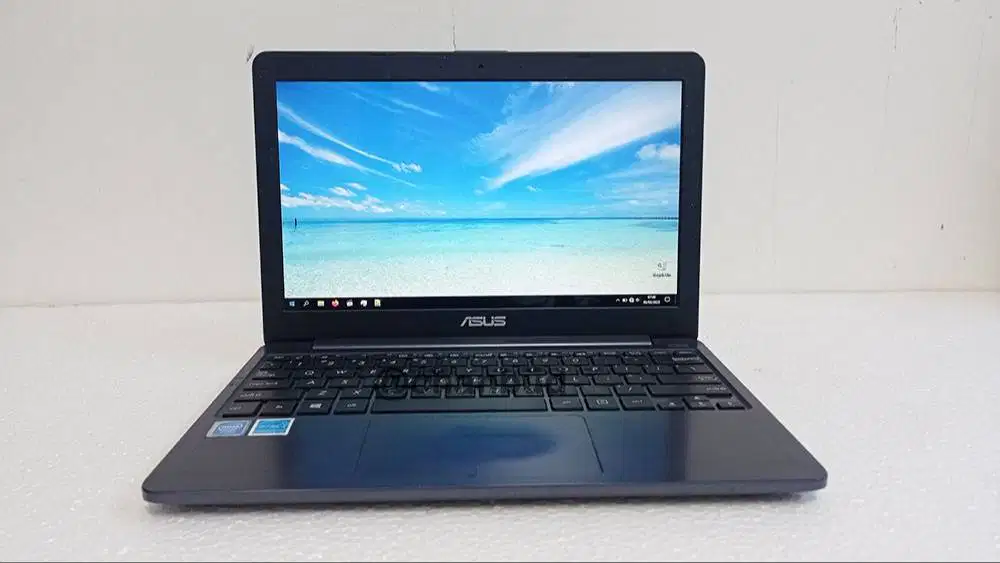 LAPTOP/NOTEBOOK ASUS E203 ELEGAN SLIM