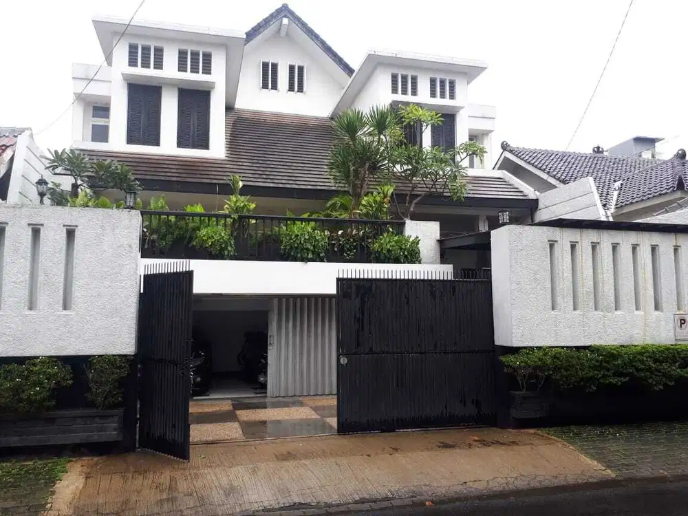 DI JUAL RUMAH MEWAH LOKASI DI JL. DARMAWANGSA KEBAYORAN BARU JAKARTA S