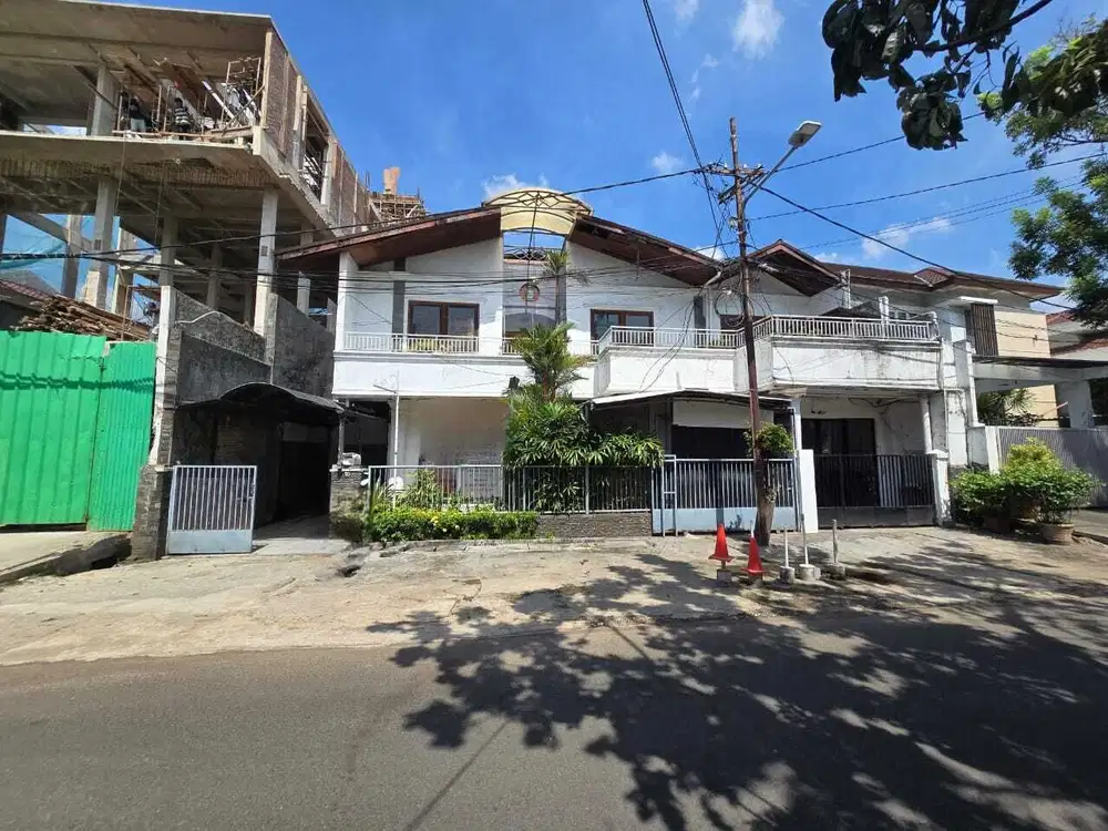 UPDATE TURUN HARGA FOR SALE RUMAH LAMA DI AREA SENOPATI JL. CIPAKU K
