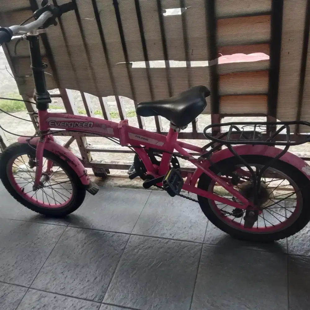 Sepeda di jual bekas pakai