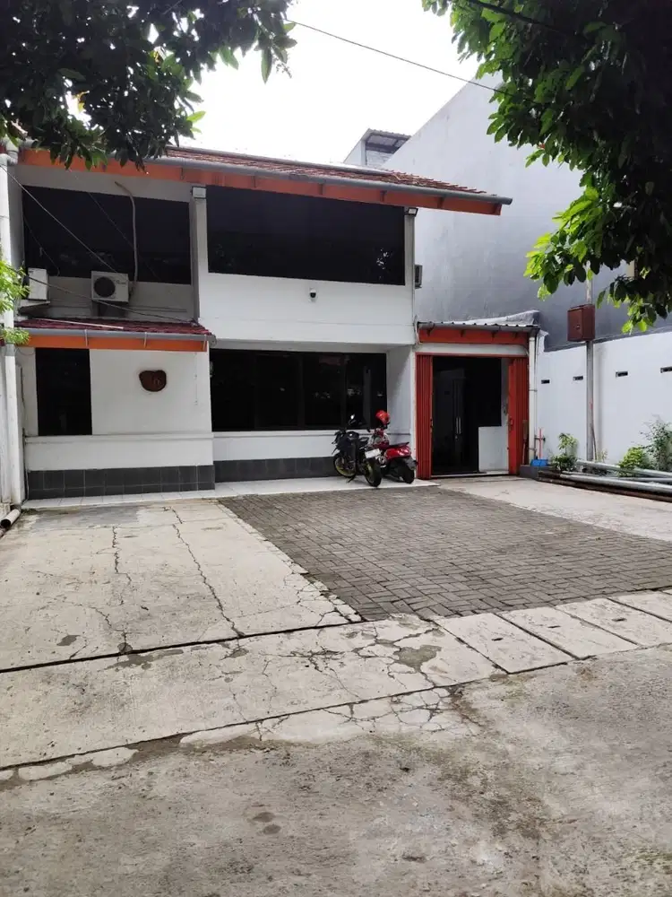 DI JUAL RUMAH KANTOR 2 LANTAI YANG TERLETAK DI LEBAK BULUS JAKARTA SEL