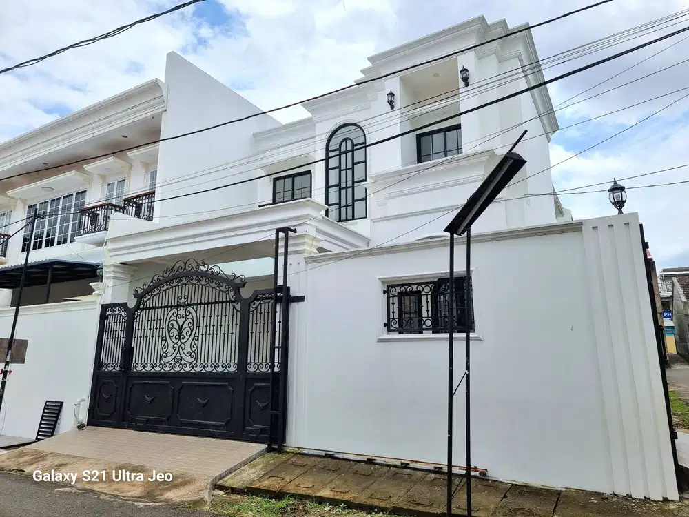 RUMAH MEWAH BARU JADI MERUYA JOGLO JAKARTA BARAT ADA POOL