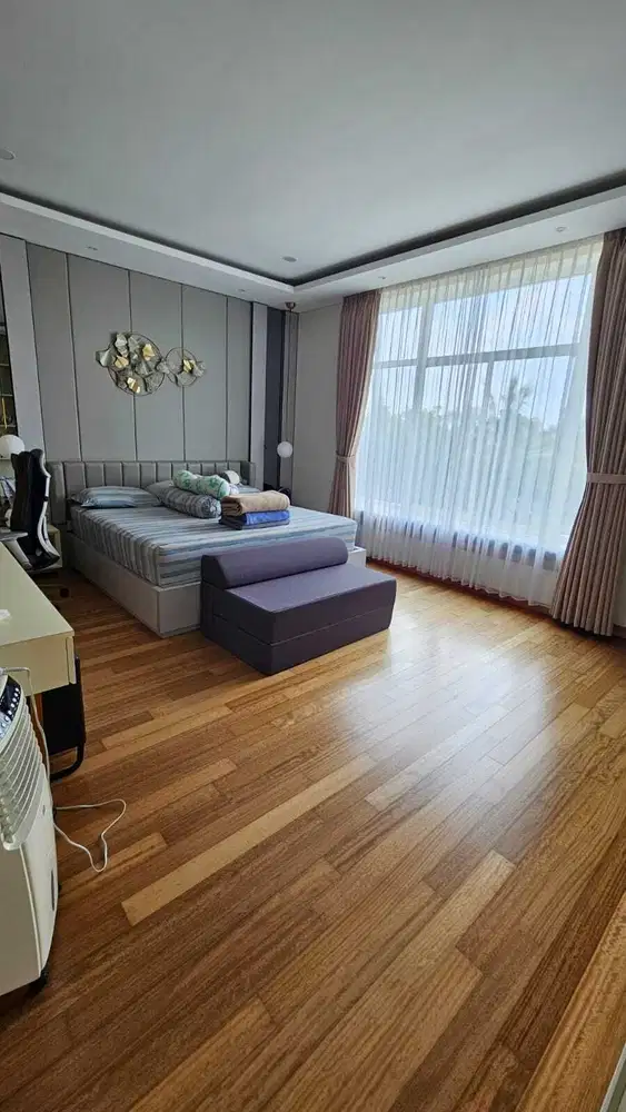 RUMAH CANTIK SUDAH ADA LIFT EMERALD COVE GADING SERPONG