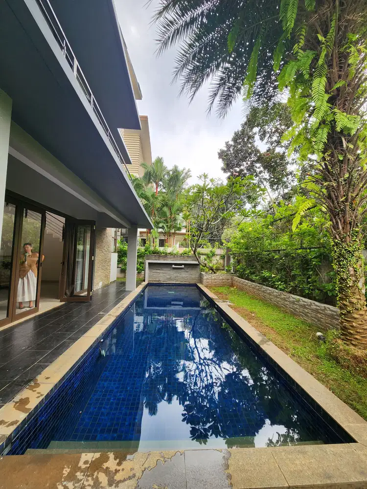 Rumah Mewah bsd ada swimming pool di greencove