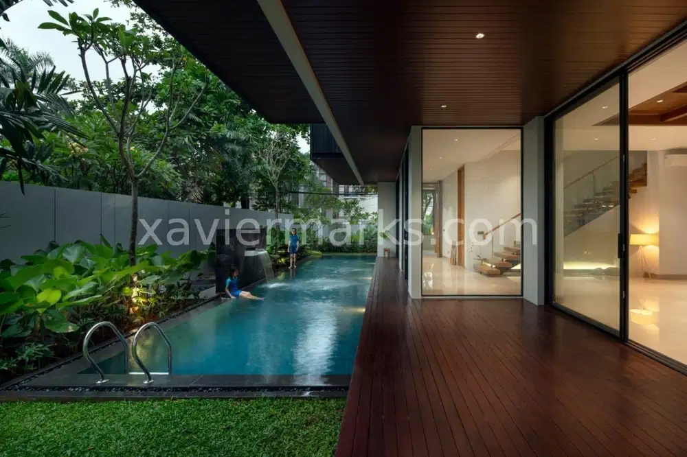 RUMAH MEWAH KEMANG JAKARTA SELATAN ADA SWIMMING POOL