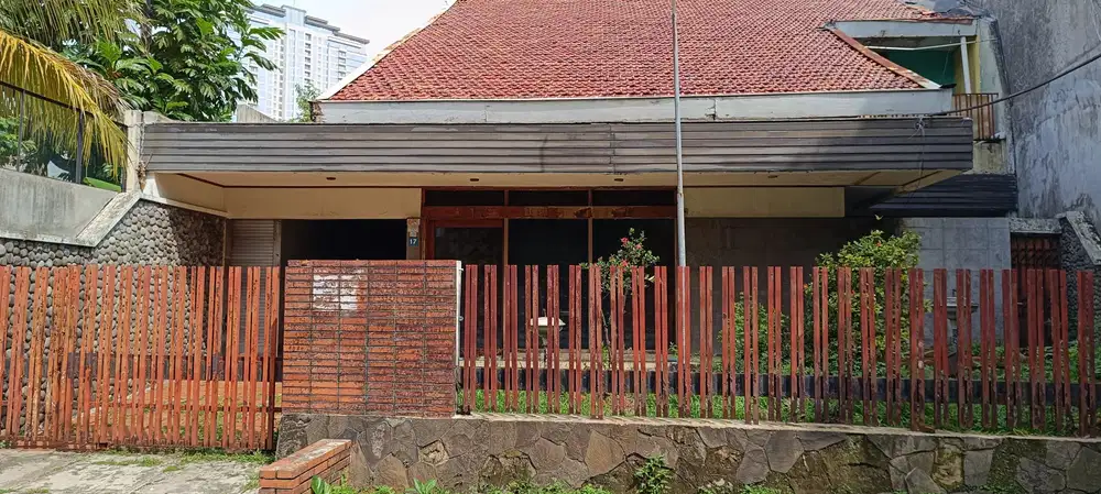FOR SALE RUMAH LAMA HITUNG TANAH DALAM KOMPLEK DI DEMPO KBY BARU