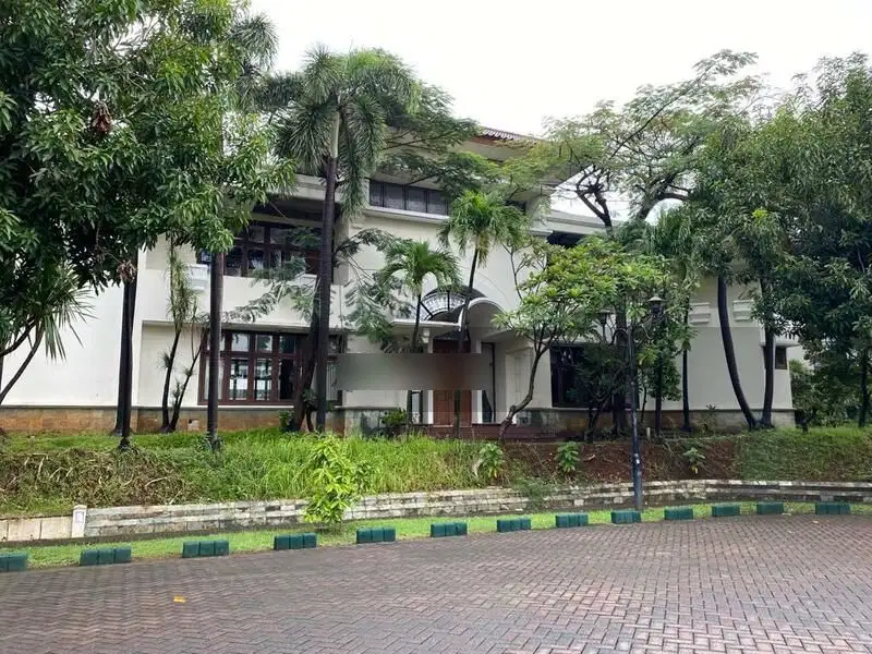 Rumah Dijual Hoek Tampak Siring, Bukit Gading Villa