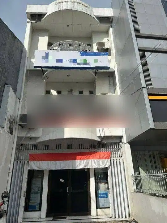 Ruko 3 Lantai Siap Huni