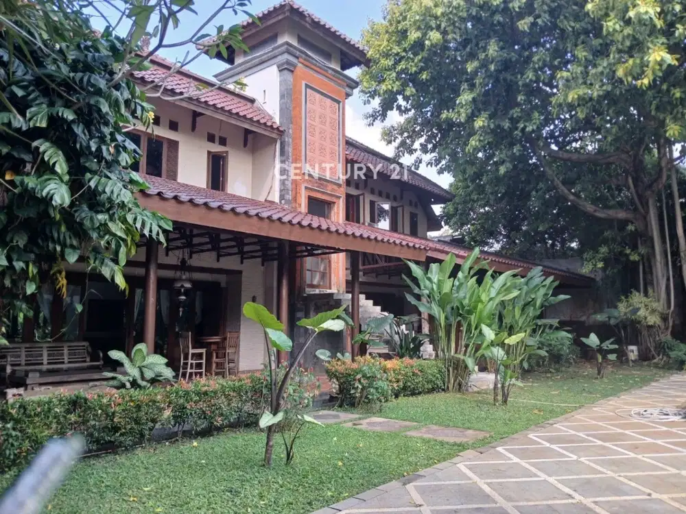 Rumah Halaman Luas 2 Lantai Di Bali View Sa16824