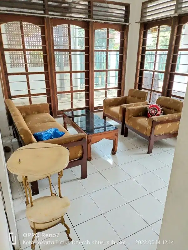 Rumah lama layak huni di Pisangan lama Jakarta Timur