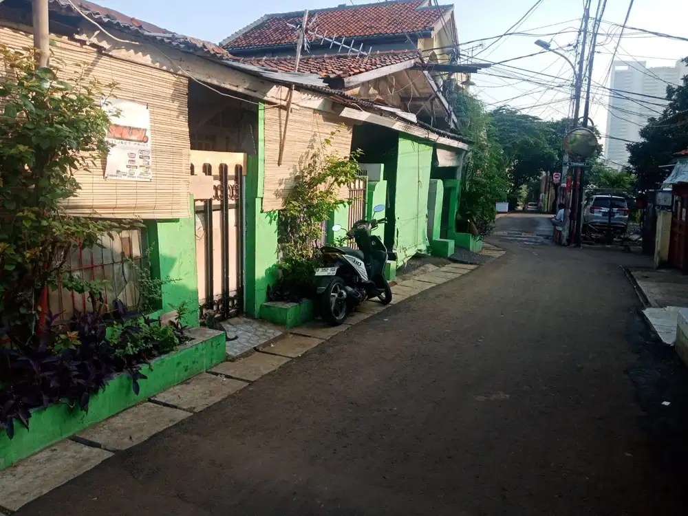 Rumah hitung tanah cocok utk kos an dll di Cipete Jaksel