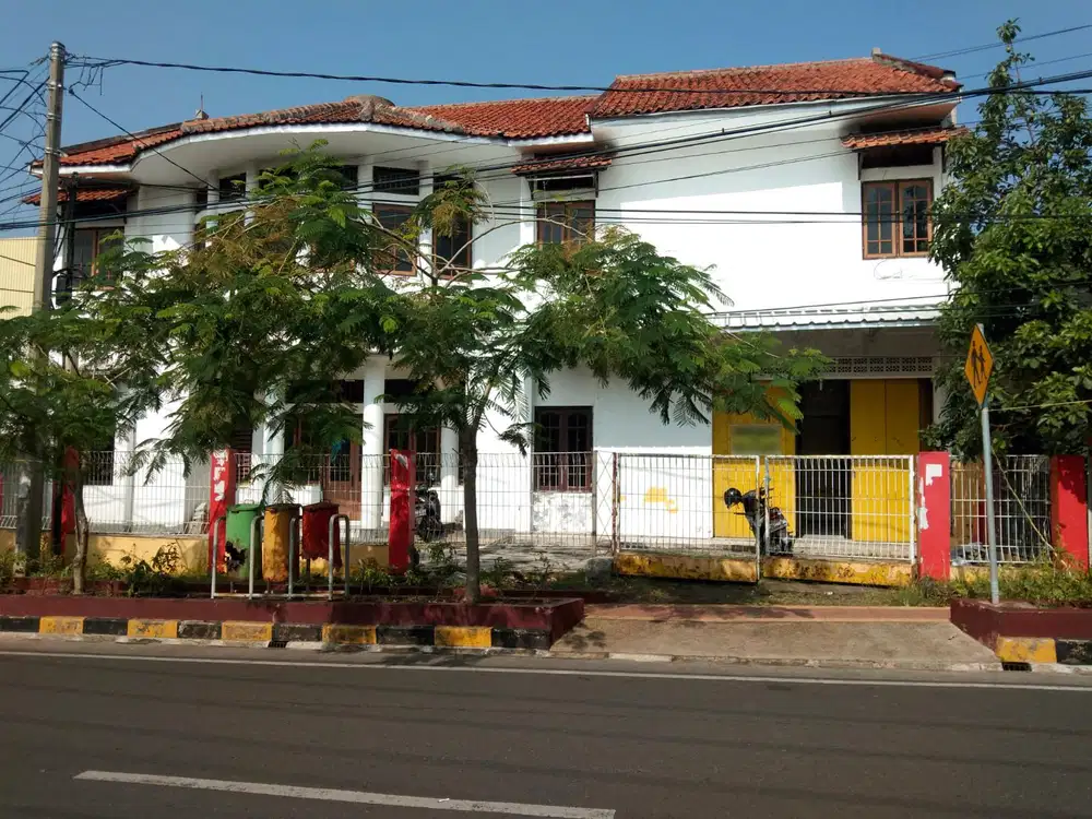 Ruang Usaha Luas Cocok untuk Sarana Pendidikan dan Kantor