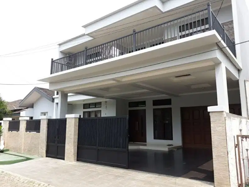 Rumah Lux, Dalam Komplek, One Gate Sistem di Pejaten Barat