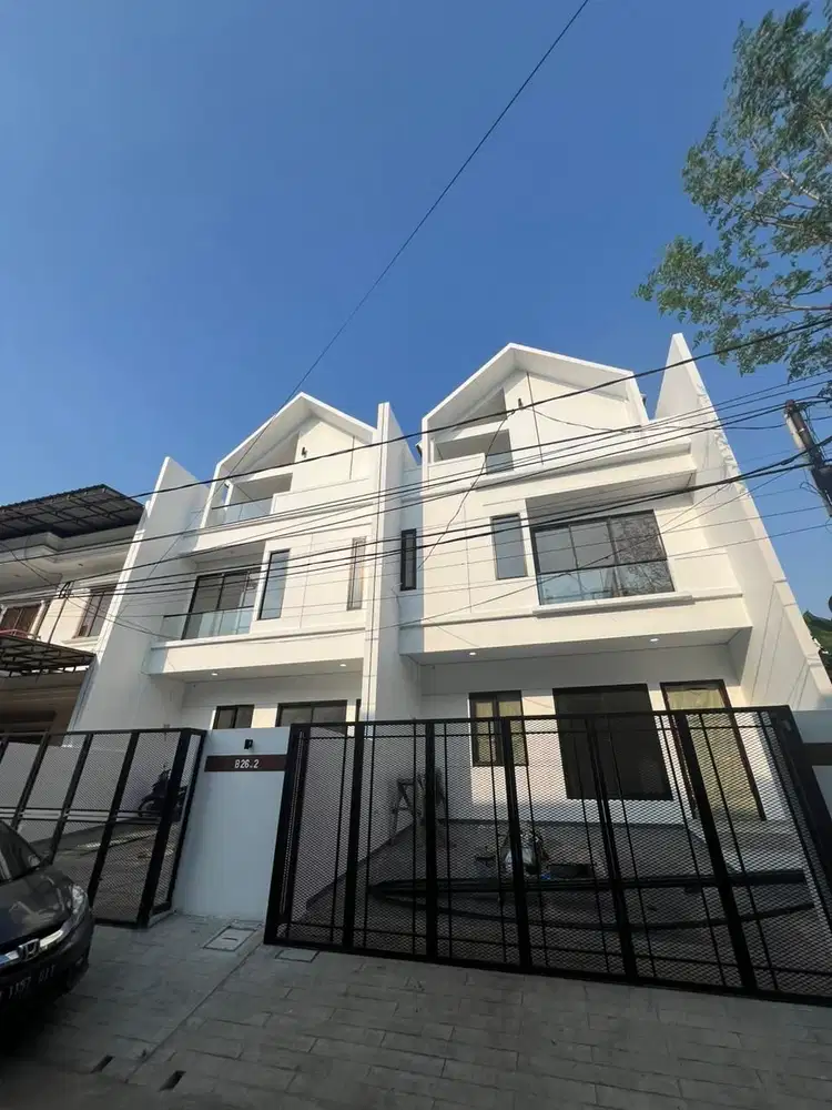 Rumah Brand New 3 Lantai Dalam Komplek di Sunter Agung