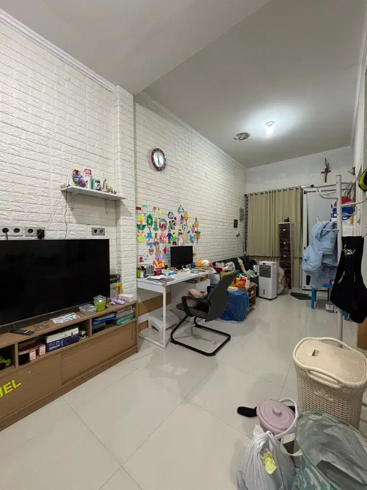 Dijual Rumah Murah 1 1/2 Lantai Modern Lokasi Dengan Fasilitas Umum