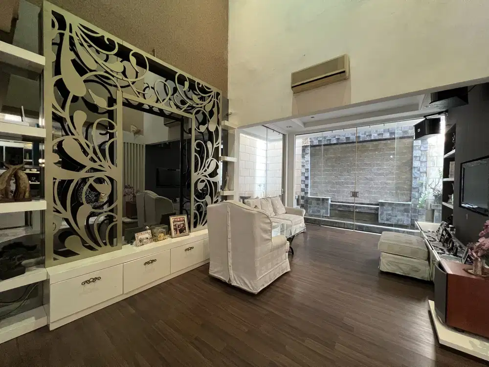 Villa Bukit Mas Graha Family