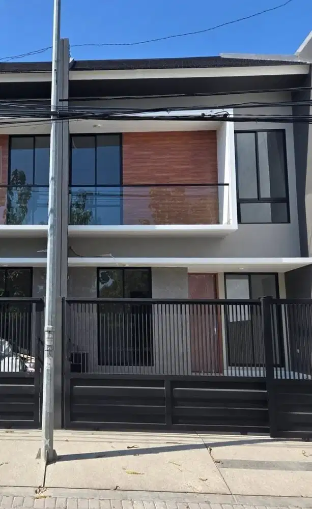 rumah baru dijual 2 lt deket kampus petra di kutisari