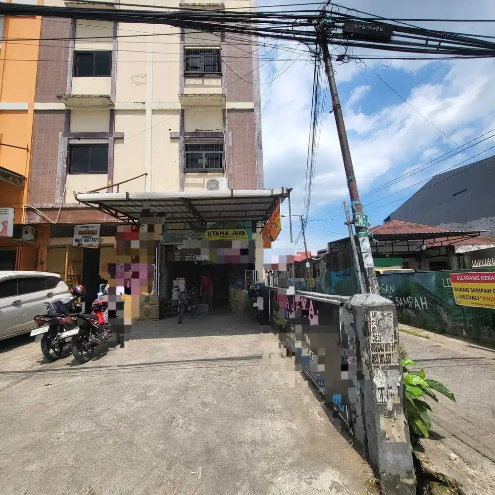 Ruko 3 lantai di poros malengkeri