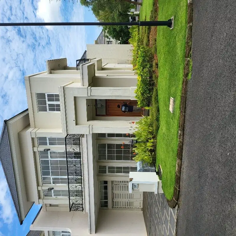 Rumah Mewah Hook Jade Redidence