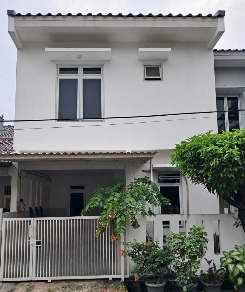 Rumah fully furnished siap huni dalam cluster Bintaro sektor 4