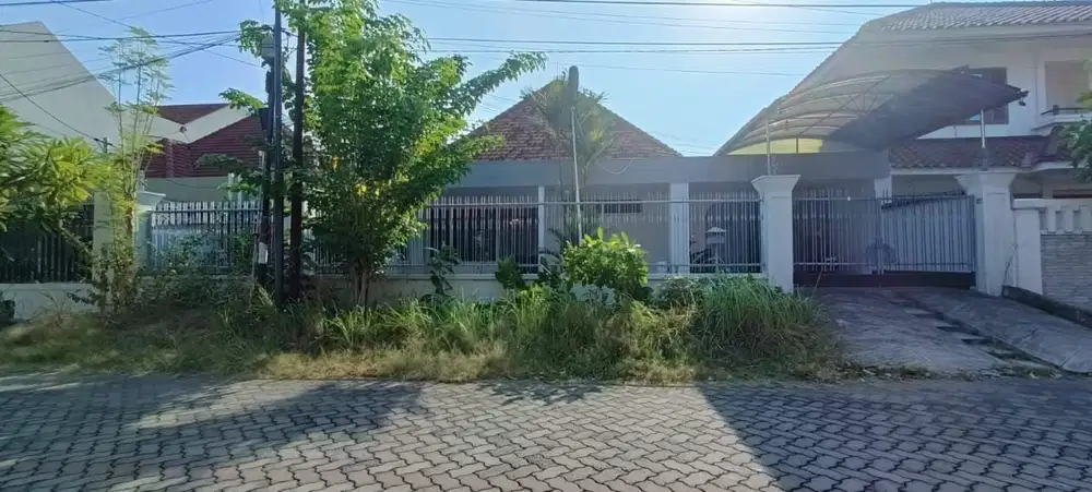 Rumah dijual berlokasi di Jl Rinjani (DT) Surabaya