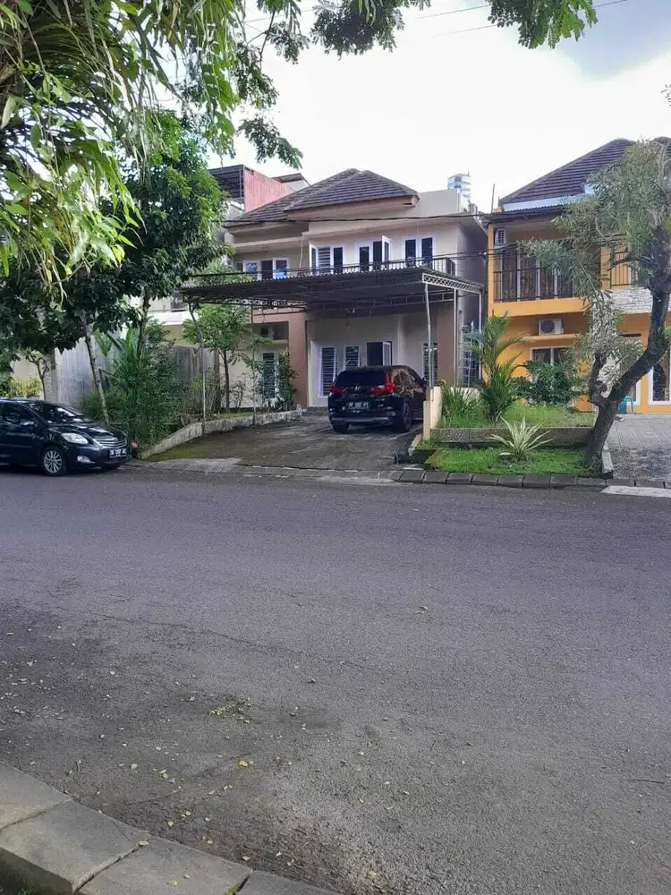 Dijual murah rumah Tamansari di jalan utama