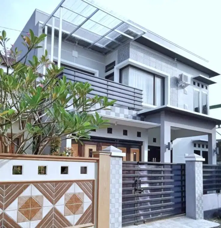 Rumah mewah tingkat Gunungsimping Cilacap