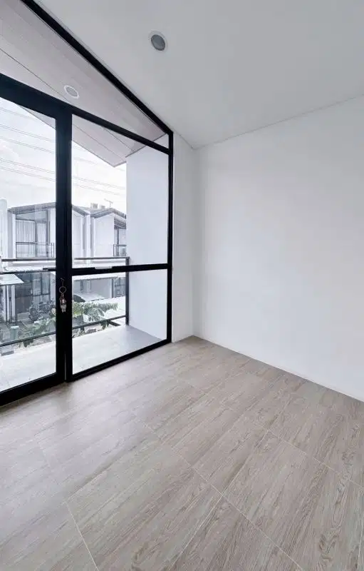 Rumah Baru Terawat Hadap Selatan Cluster Lippo Karawaci Cendana Parc