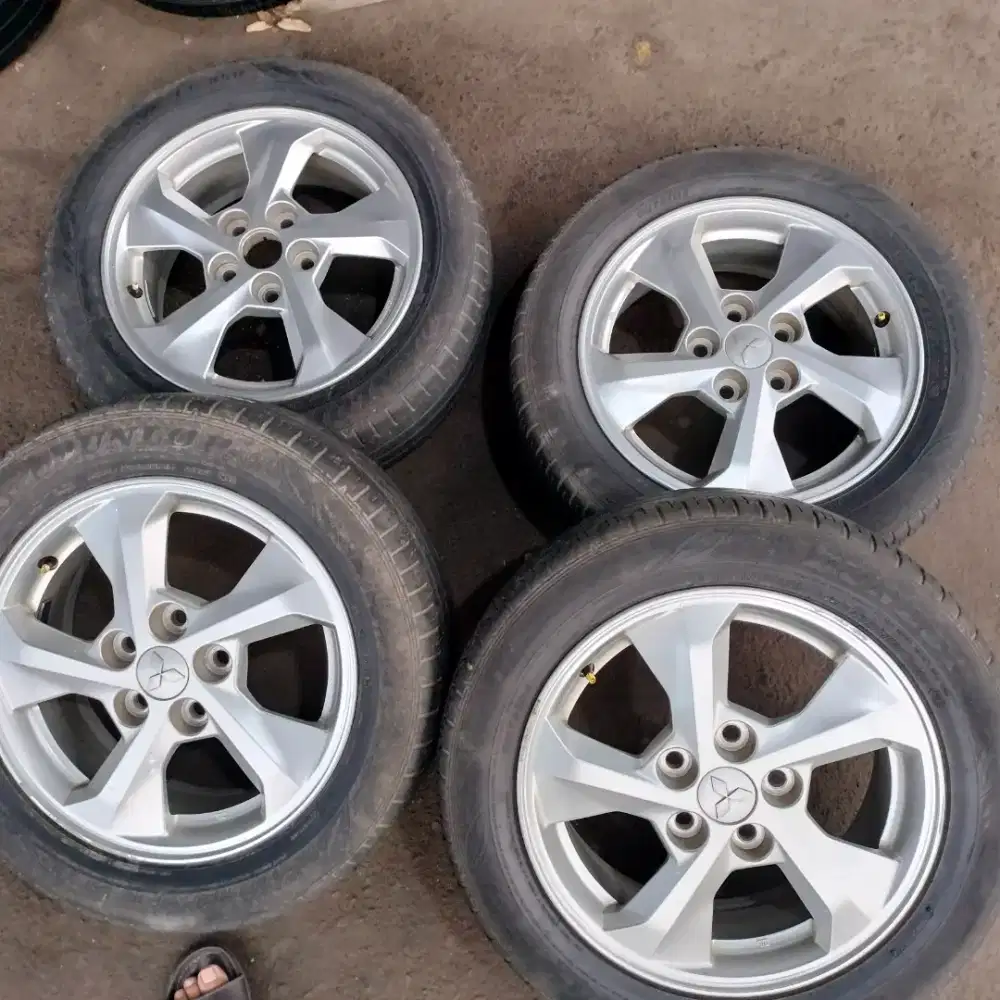 Velg original OEM Mitsubishi xpander ring 16 pcd 5x114,3 ban 205/55R16