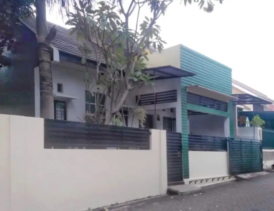 Rumah Strategis Bebas Banjir Luas 135m² Di Pemukiman Karang Tengah