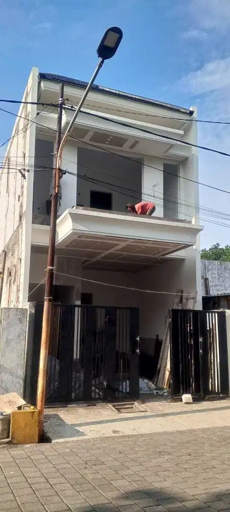 Rumah Baru Gress Rungkut Asri sangat dekat dengan Jalan Raya