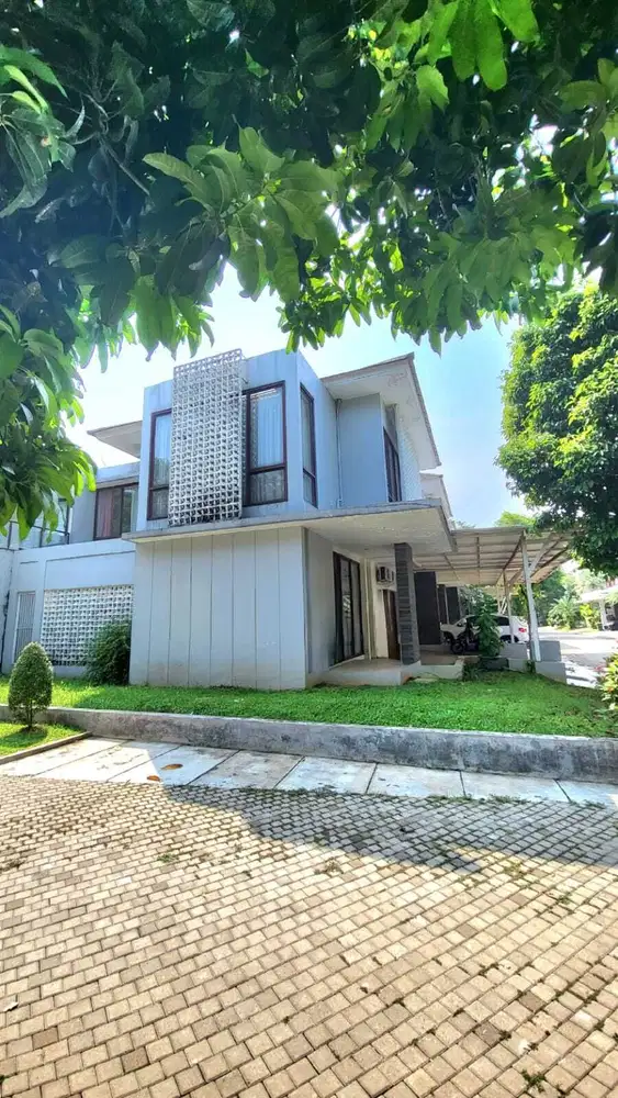 Rumah 2 lantai siap huni posisi hoek dalam Cluster Discovery sektor 9