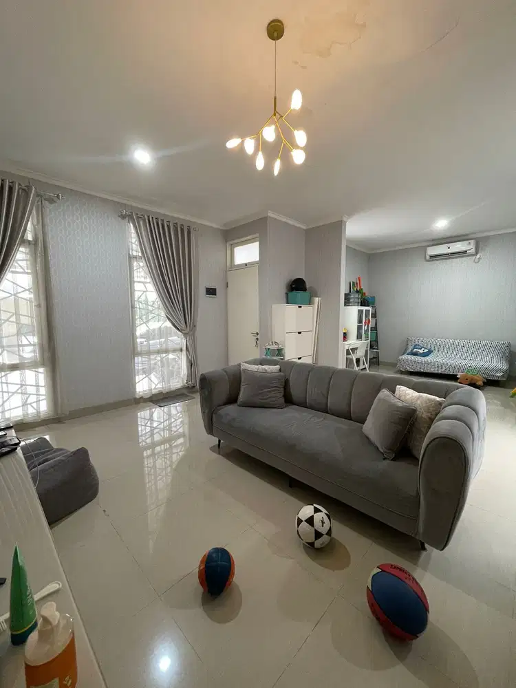 cluster 650 meter atau 2 menit dari stasiun jurang mangu luas 135m