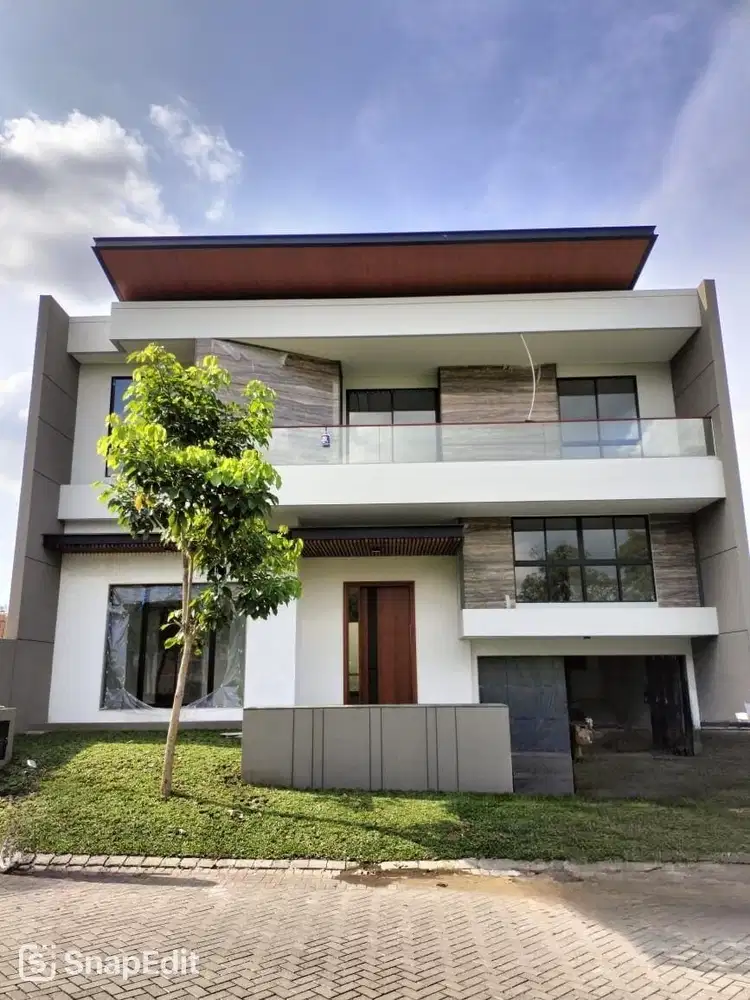 Rumah pakuwon indah dekat citraland graha family wiyung