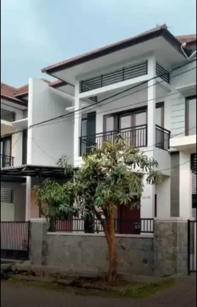 Disewakan rumah full furnished  *Galaxy Bumi Permai / Araya*