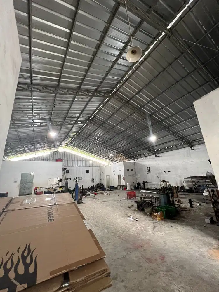 Dijual Gudang & Workshop Strategis Akses Tol – SHM