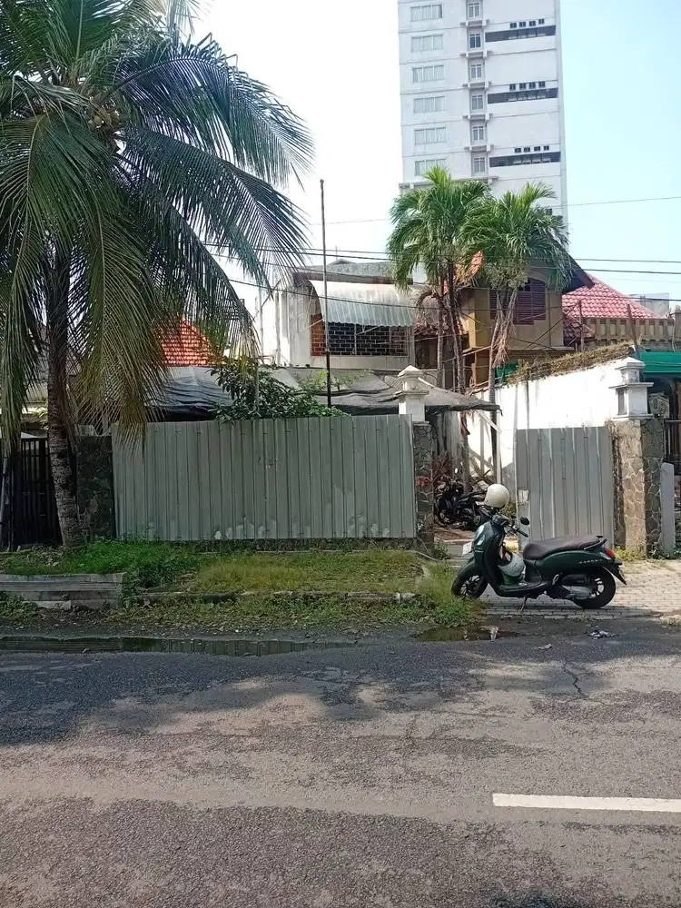 Rumah Lokasi Strategis, Sederet dengan Colours & The Sumatra, SBY