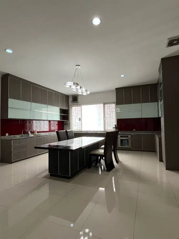 Rumah di foresta bsd dekat aeon mall fully furnish