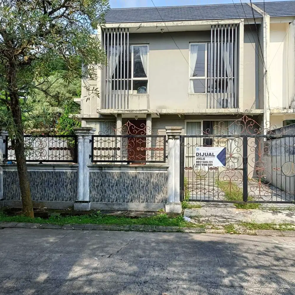 Rumah cantik 2 lantai depan taman dan secirity