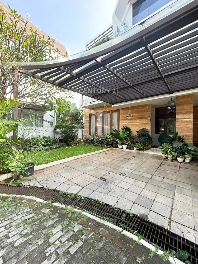 Rumah Dalam Townhouse Lokasi Strategis Suasana Nyaman TA16401