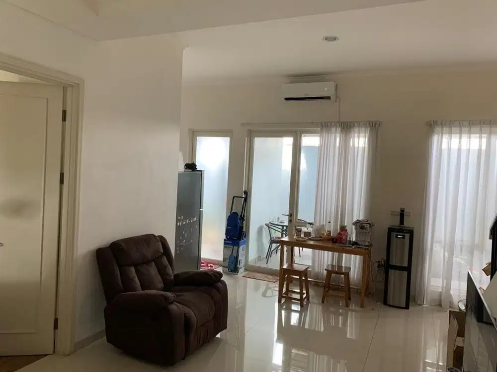 RUMAH CHIARA SUVARNA SUTERA luas 128 m2 harga bagus